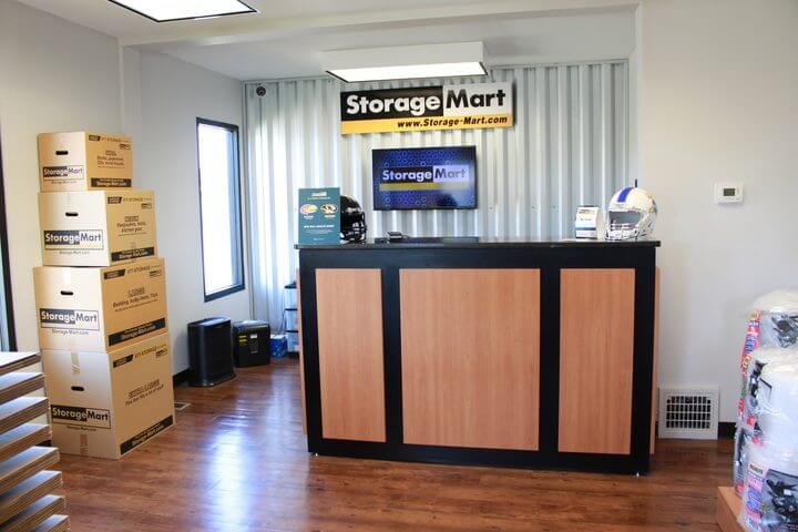 moving and storage - StorageMart Pleasant Valley